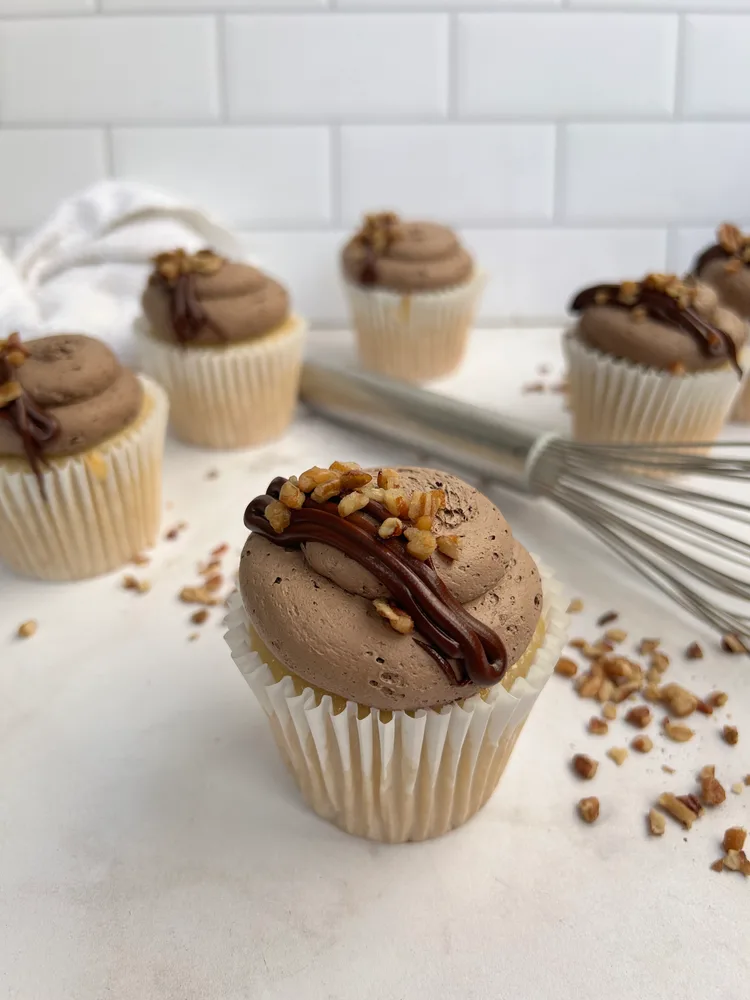 Cupcakes de cajeta y chocolate con nuez