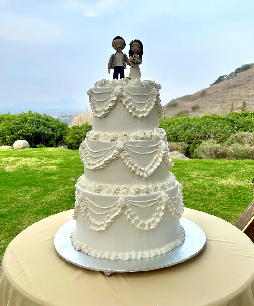 Pastel boda vintage betún con novios